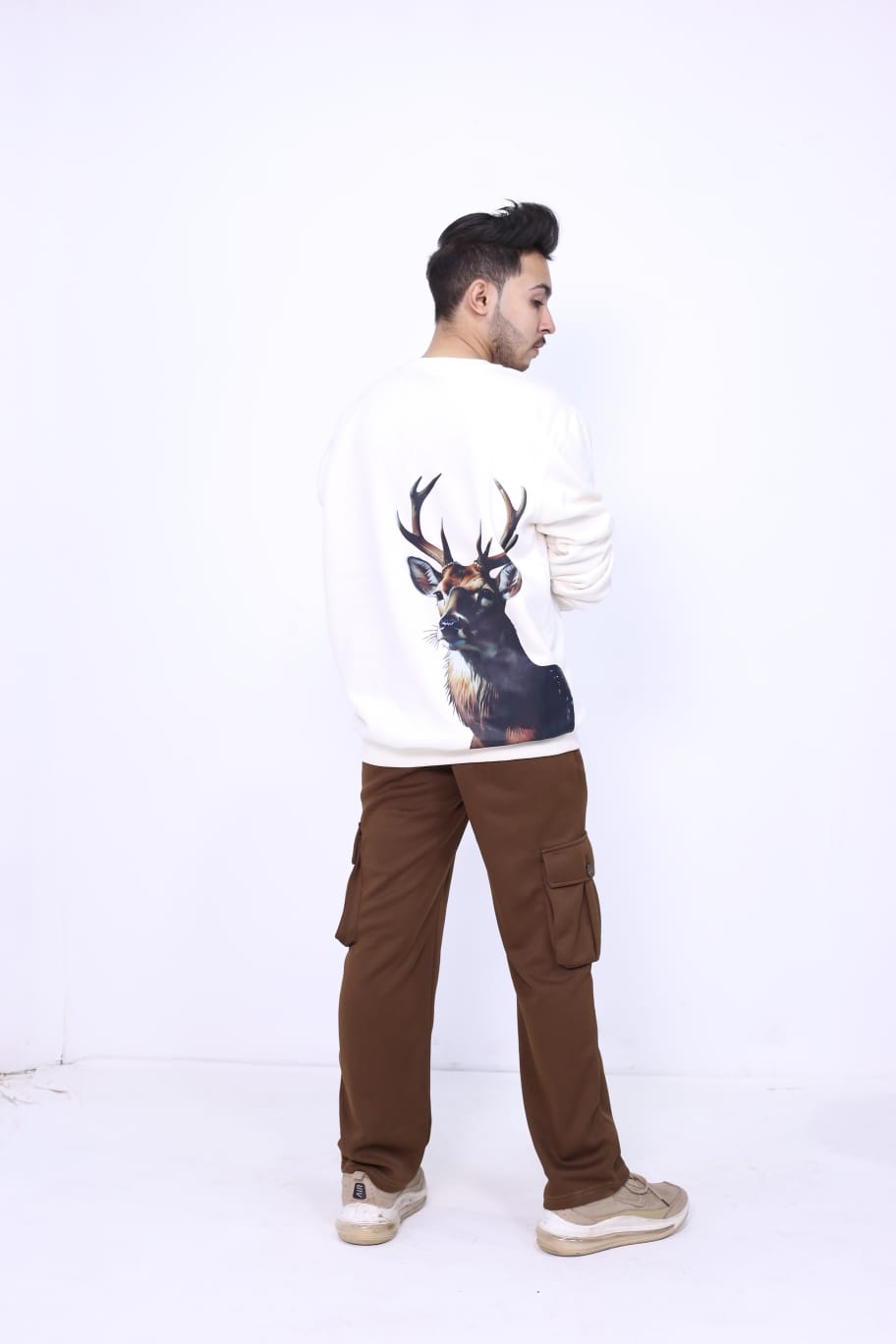 Deer back print sweat shirt in white colour